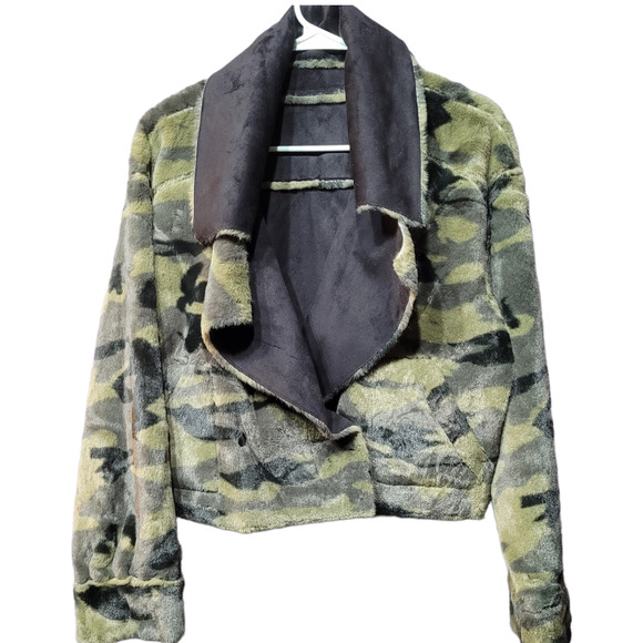 New NVLT women's medium reversible faux suede camo fur cropped moto soft jacket - Picture 1 of 7